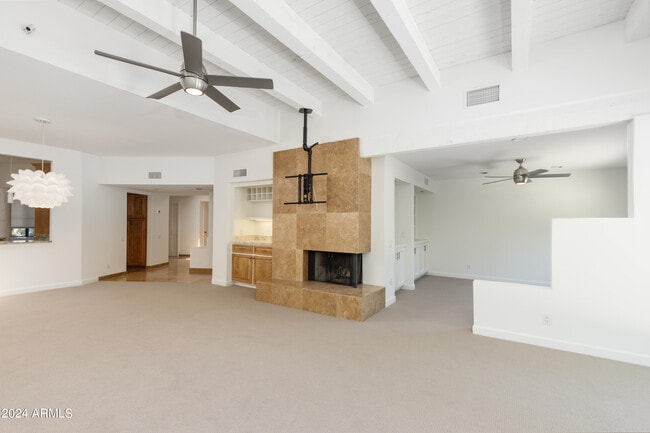 Building Photo - 5101 N Casa Blanca Dr