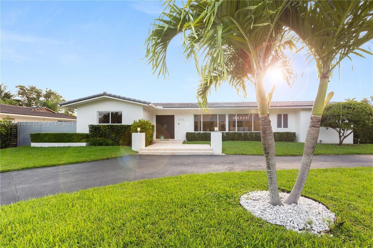 Primary Photo - 5236 SW 64th Ave