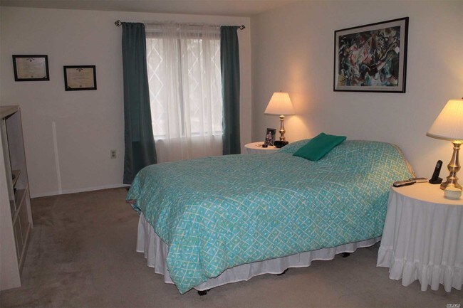 Foto del edificio - 265 Birchwood Rd