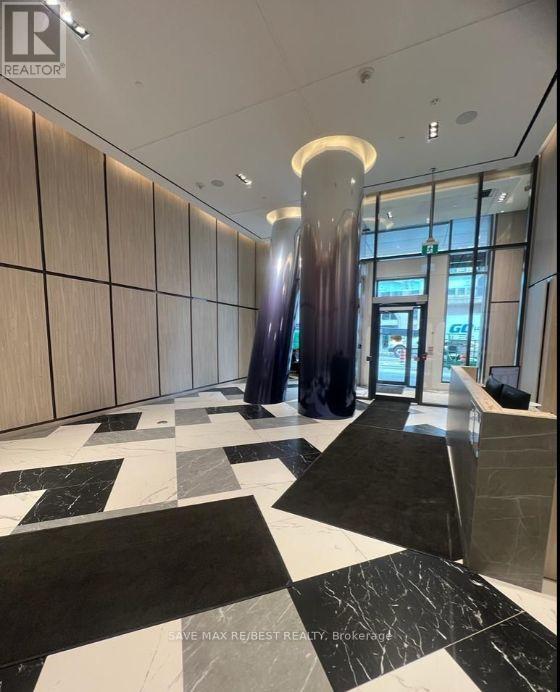 Photo du bâtiment - 395 Bloor St E