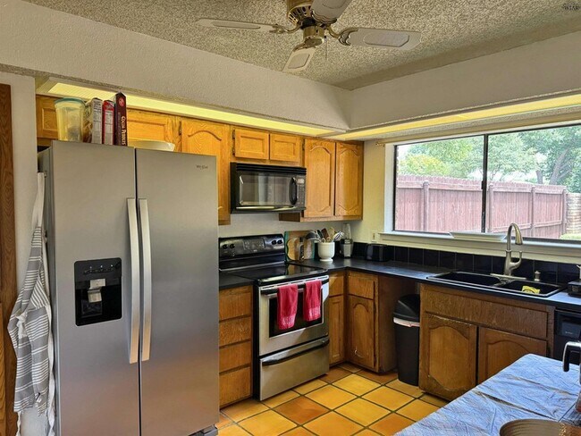 Foto del edificio - 2814 Mill Valley Dr