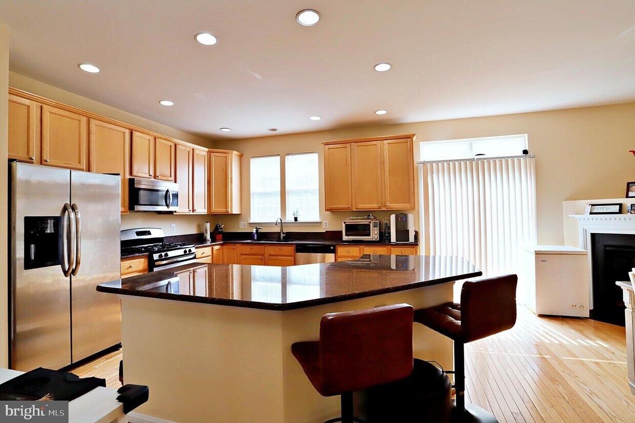 14022 Sawteeth Way, Centreville, VA 20121 Townhome Rentals in