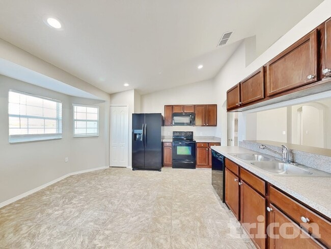 Foto del edificio - 495 Majestic Gardens Blvd