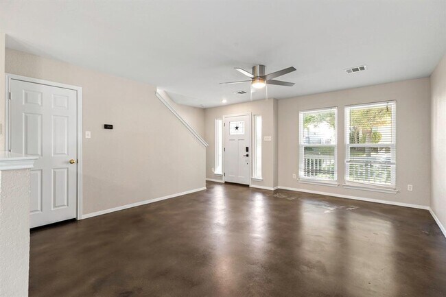 Foto del edificio - 284 Michaelis Rd