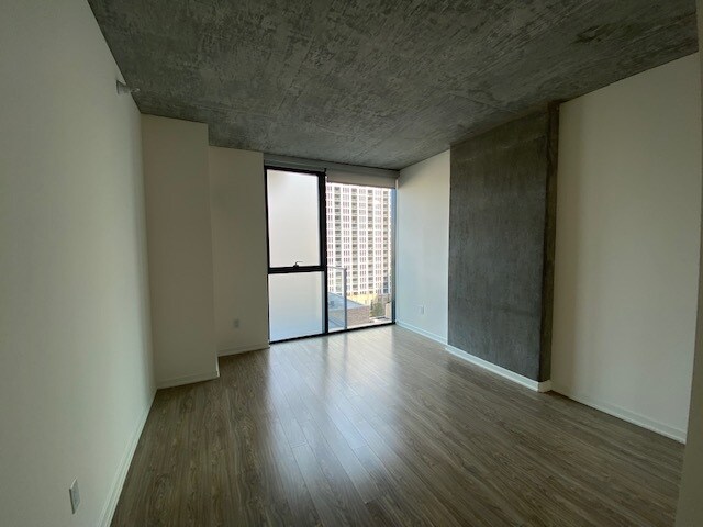 Building Photo - 1312 S WABASH Ave