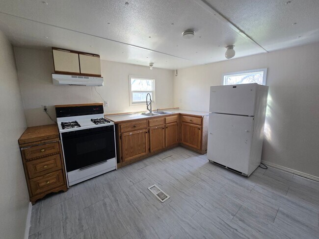 Foto del edificio - 2 bed, 1 bath Trailer House