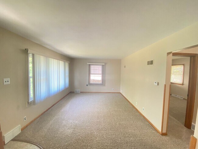 Foto del edificio - 715 W 18th St