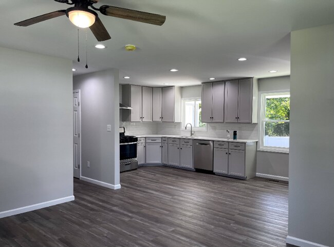 Building Photo - 600 Grantland Dr