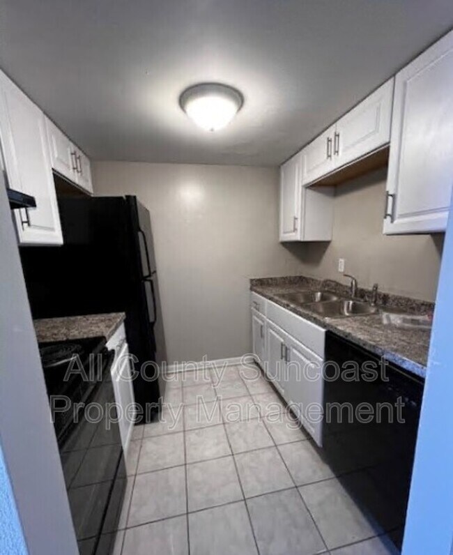Foto del edificio - 6570 66th Ave N