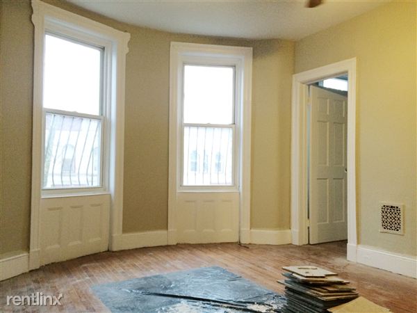 Building Photo - 294 Weirfield St