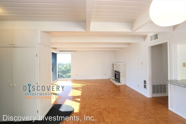 Building Photo - 2 br, 1 bath House - 2416 Tulare Ave.