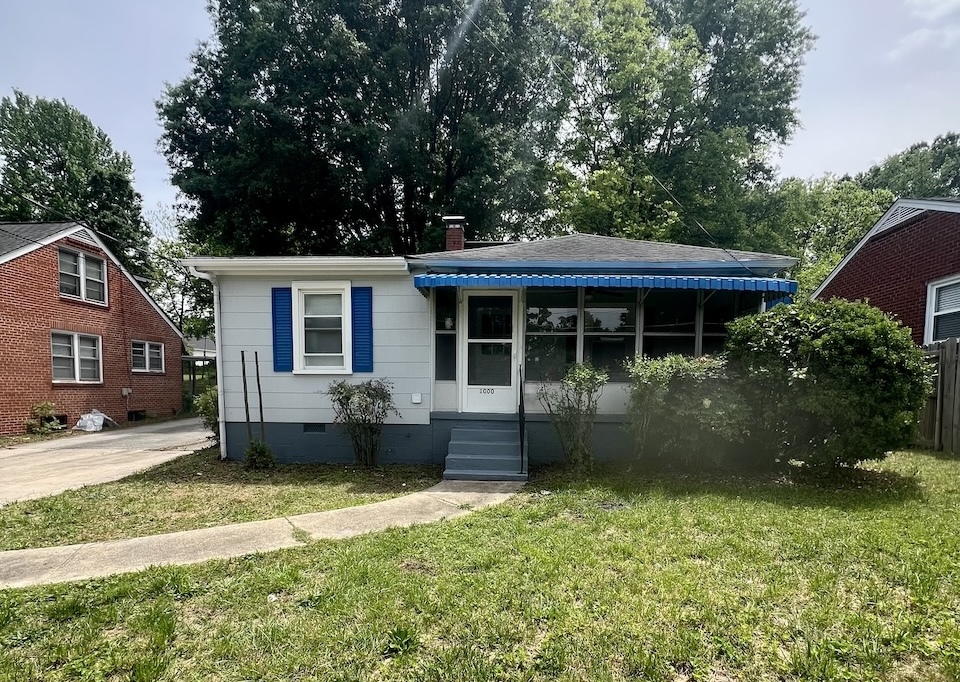 Primary Photo - 1000 Julian St