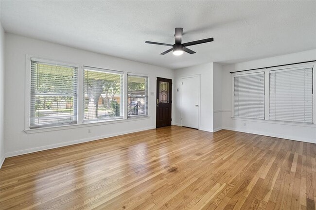 Building Photo - 1206 Larkwood Dr
