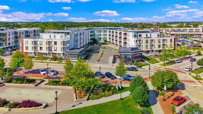 Building Photo - Emerald Row Apartments