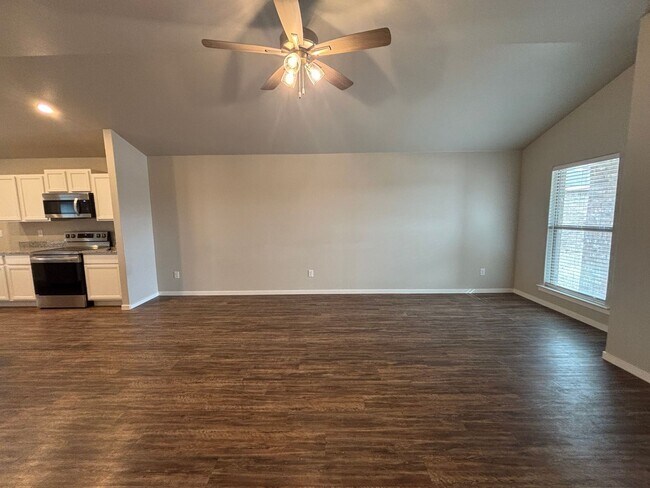 Foto del edificio - Available after July 9th in Upland West & ...
