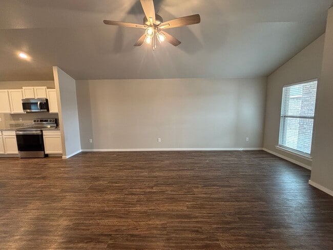 Building Photo - Available June 8th