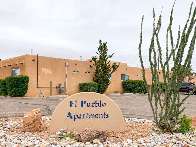 Foto del interior - El Pueblo Apartments