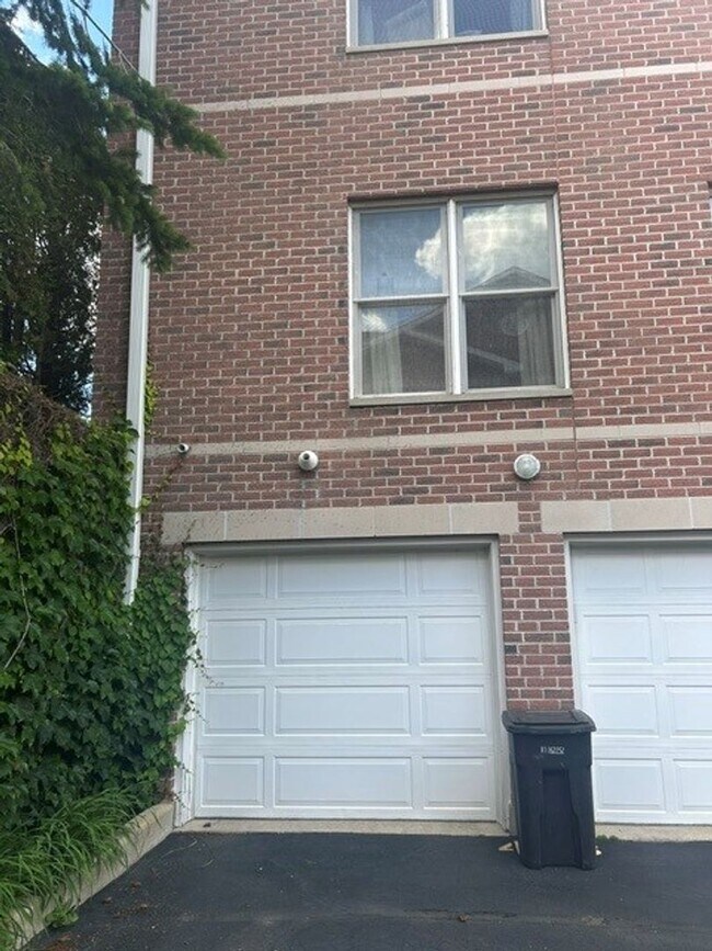 Foto del edificio - Beautiful 3 bedroom townhome in Harbor Park!