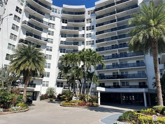 Photo - 5100 DuPont Blvd (Fort Lauderdale, FL) Apartment