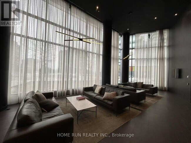 Photo du bâtiment - 3900 Confederation Pkwy