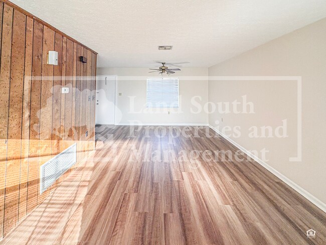 Foto del edificio - 708 Boyd Ct