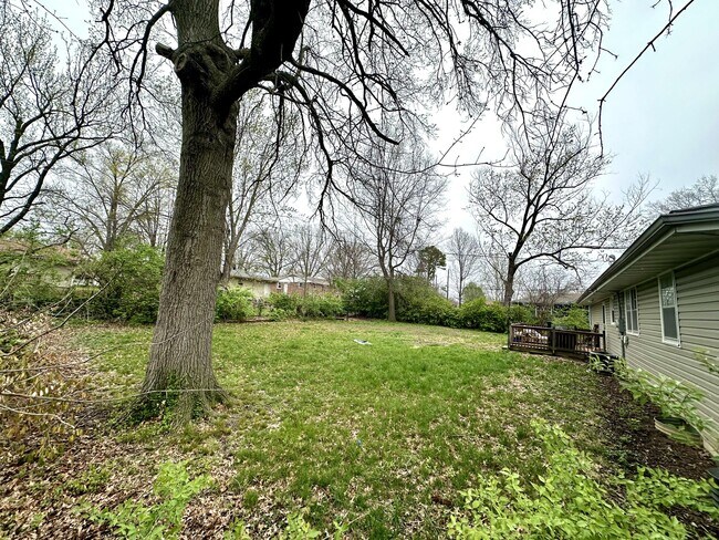 Building Photo - 101 Thistledown Dr