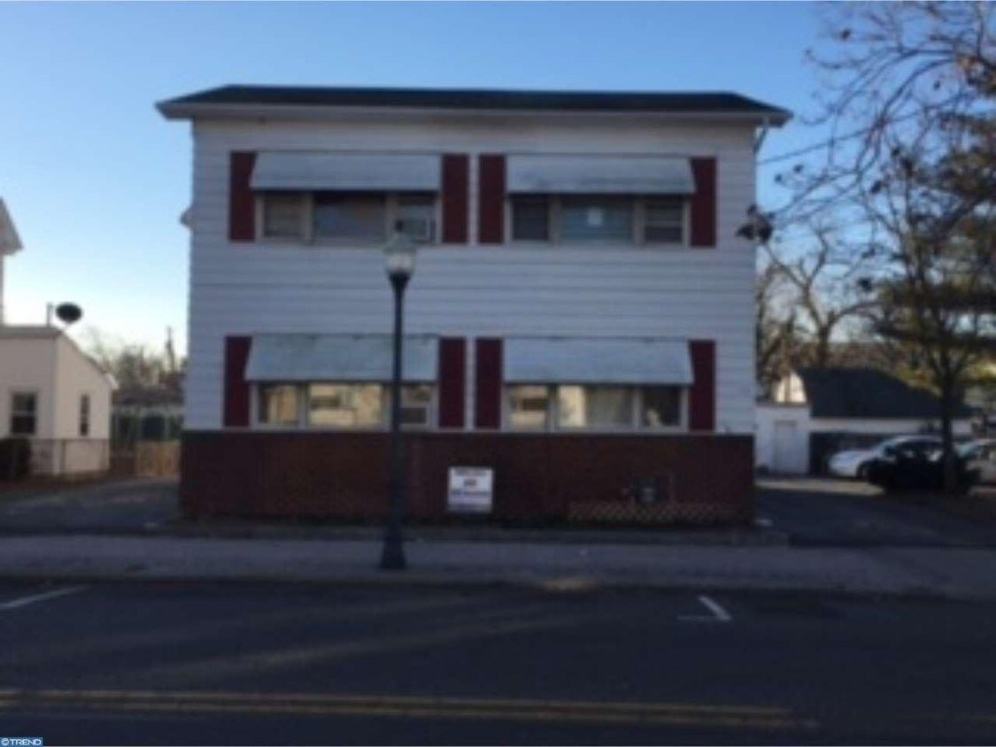 13-15 Broad St - 1-19 E Broad St