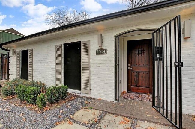 Building Photo - 1614 Hillendahl Blvd