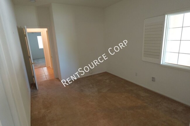 Foto del edificio - 4 Bedroom 3 Bathroom Home For Rent in West...