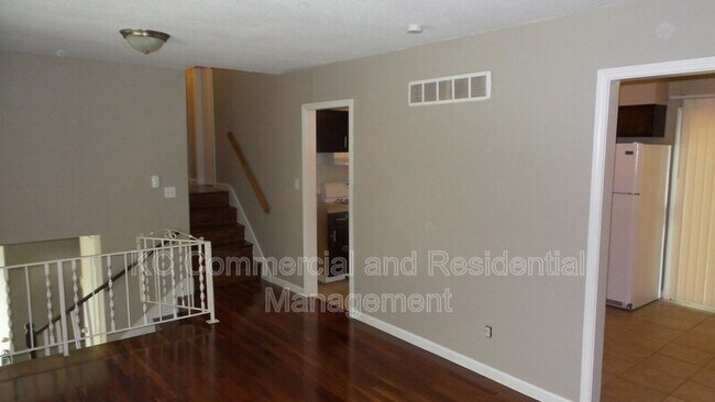 Foto del edificio - 9700 Oakley Ave