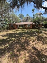 Building Photo - 2227 Country Club Rd