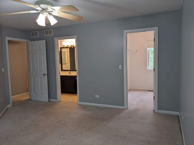 Foto del edificio - 3994 Blackstone Dr