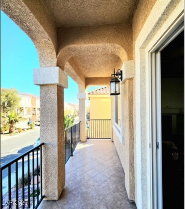 Building Photo - 4575 Mission Meadow Cir