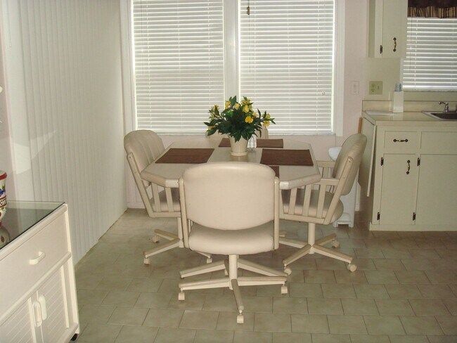 Foto del edificio - Adorable fully furnished 1 bedroom