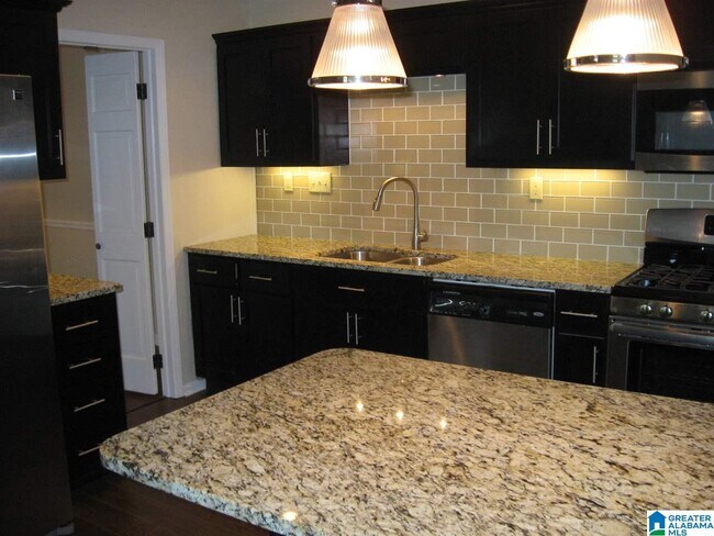 Building Photo - 718 Canyon Creek Ln