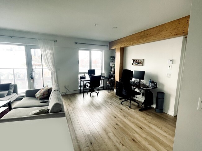 Building Photo - 295 Rue De La Montagne