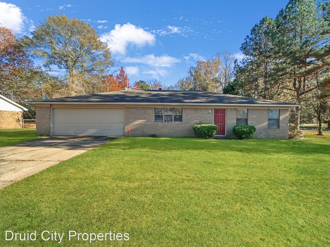 2123 Carriage Ln E, Tuscaloosa, AL 35404 House for Rent in Tuscaloosa