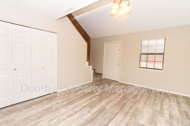 Building Photo - 22 S Germantown Rd