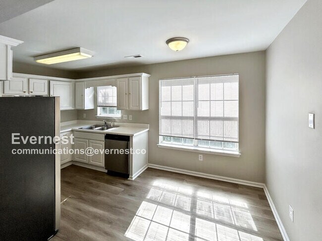 Foto del edificio - 120 Meriweather Way