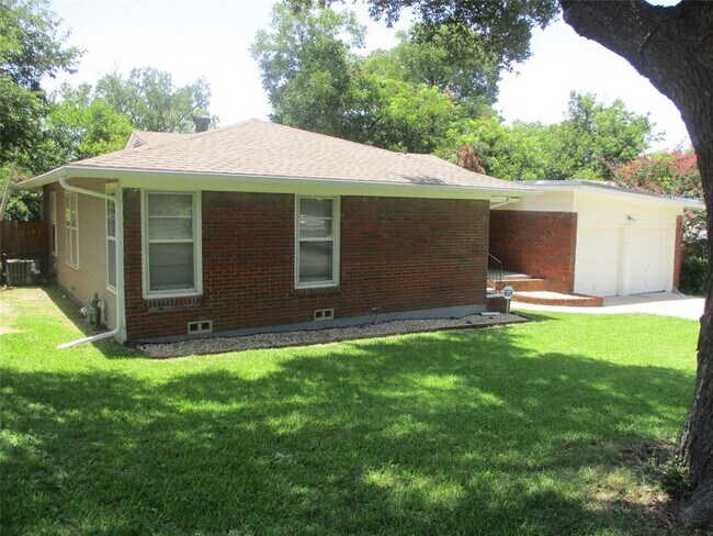 Building Photo - 3745 Willomet Ave