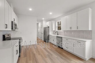 Building Photo - 2109 14th Ave N