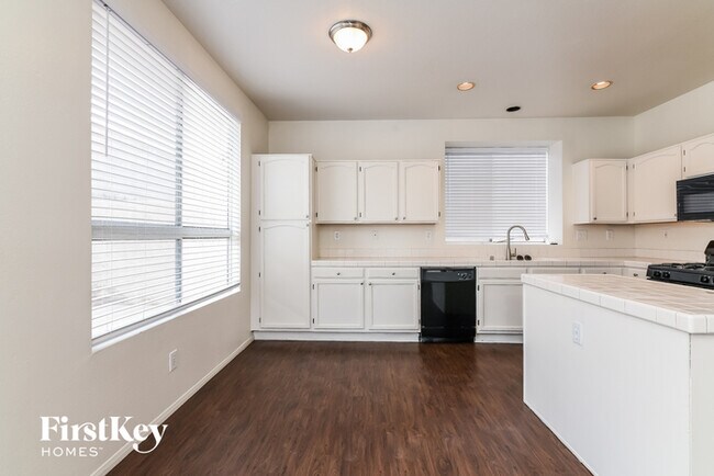 Foto del edificio - 1705 Talon Ave