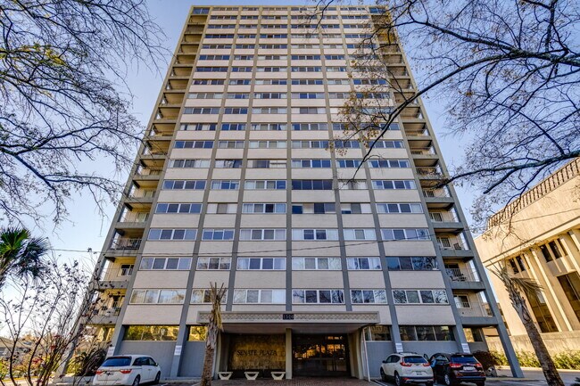 Condo exterior - 1520 Senate St