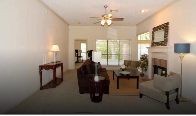 Foto del edificio - 414 Live Oak Ln