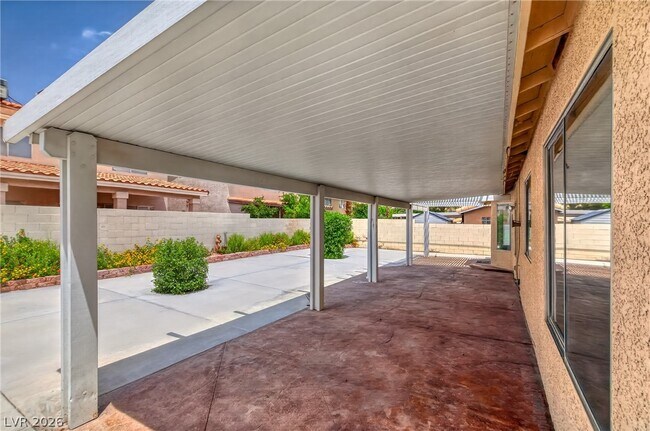 Foto del edificio - 933 Derringer Ln
