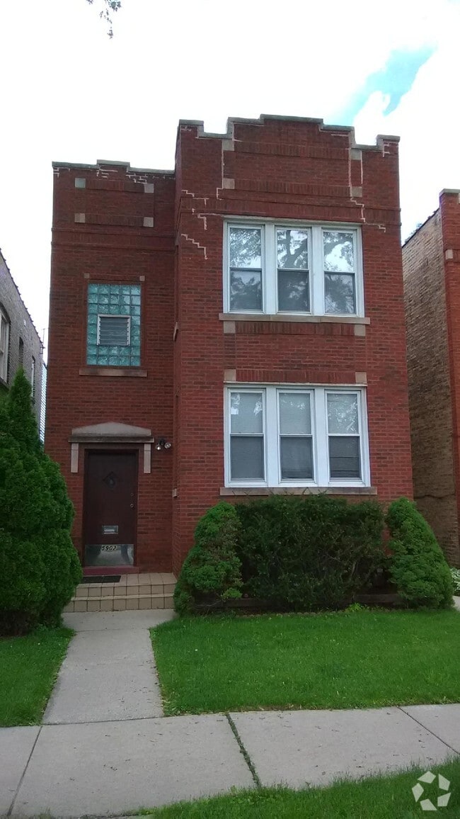 Building Photo - 5902 W Wilson Ave