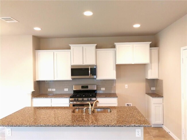 Building Photo - 852 Winnsboro Dr