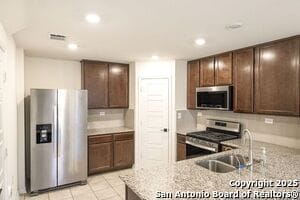 Building Photo - 5527 Castle Brook Dr