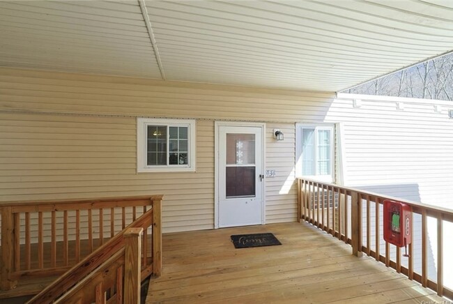 Building Photo - 434 Fox Run Ln