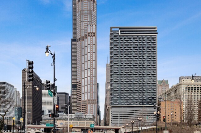 Building Photo - 235 W Van Buren St